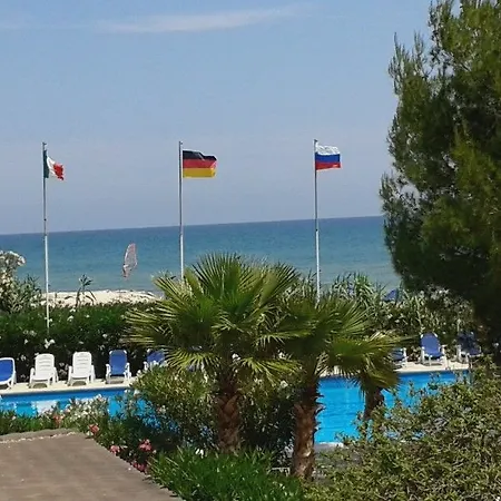 Gabbiano Beach 4*