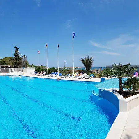 Gabbiano Beach 4*
