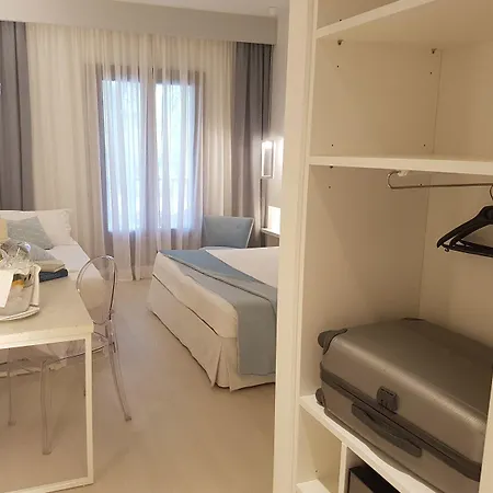 Hotel Gabbiano 4*