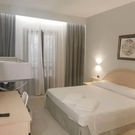 Gabbiano Beach 4*