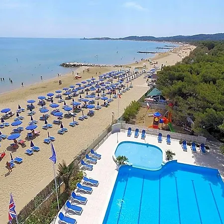فندق Gabbiano Beach 4*