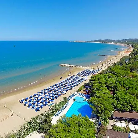 Gabbiano Beach فندق 4*