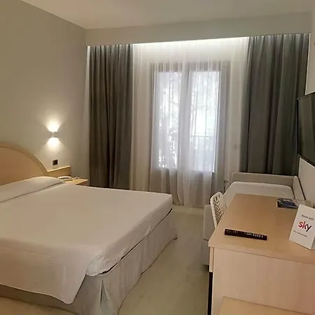 فندق Gabbiano Beach 4*