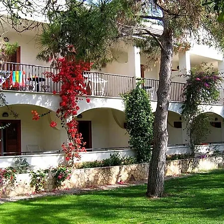 Gabbiano Beach فندق فيستَ